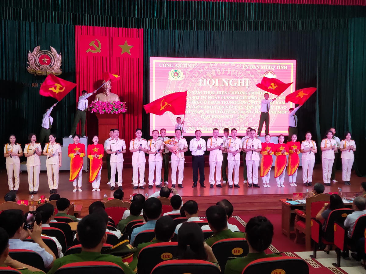 Chương trình văn nghệ tại Hội nghị.