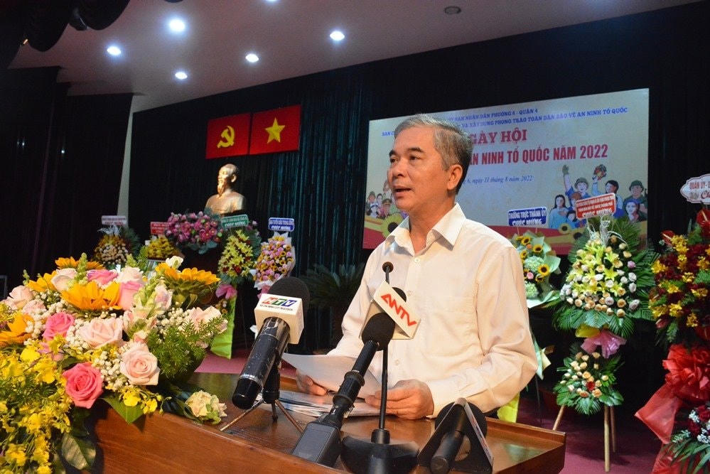 Ông Ngô Minh Châu, Phó Chủ tịch UBND TP HCM, Trưởng BCĐ 138 TP HCM phát biểu biểu dương các điển hình trong phong trào (Ảnh: Thế Lữ).