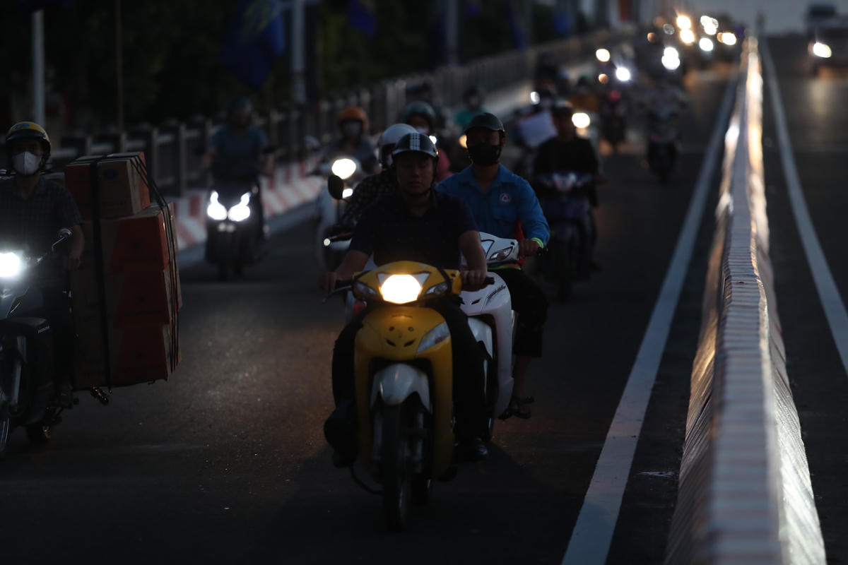 Hà Nội: Cầu Vĩnh Tuy 2 chính thức thông xe, ùn tắc giao thông có giảm? 