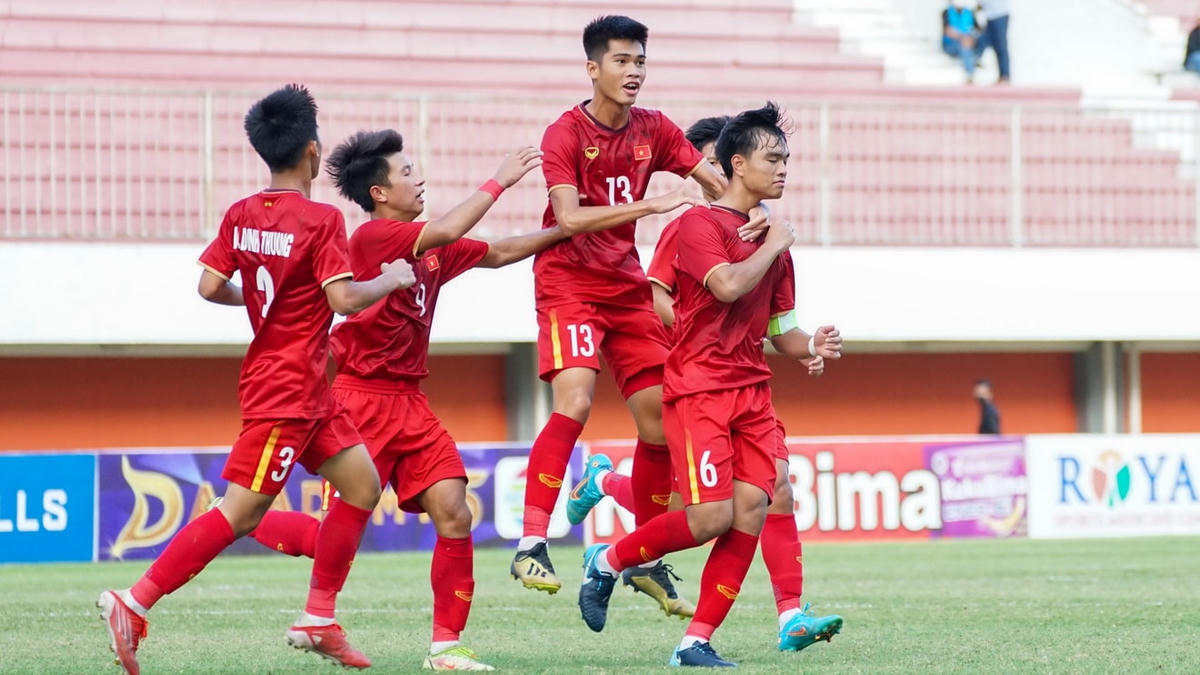 Cầu thủ U16 Việt Nam ăn mừng tấm vé vào chung kết giải U16 Đông Nam Á 2022.Ảnh: FAT.