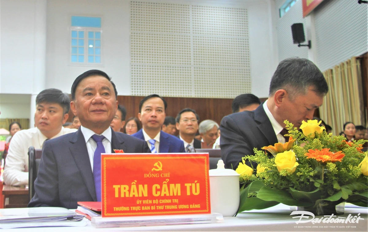 Ông Trần Cẩm Tú, Thường trực Ban Bí thư dự Đại hội Đảng bộ phường Bàn Thac