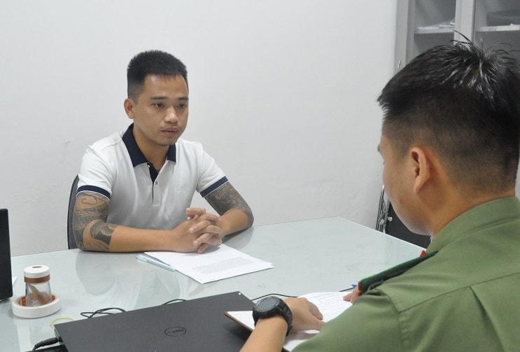 Trần Tiến Dũng với cáo buộc cho vay nặng lãi, thu lợi hơn 4 tỷ đồng. 