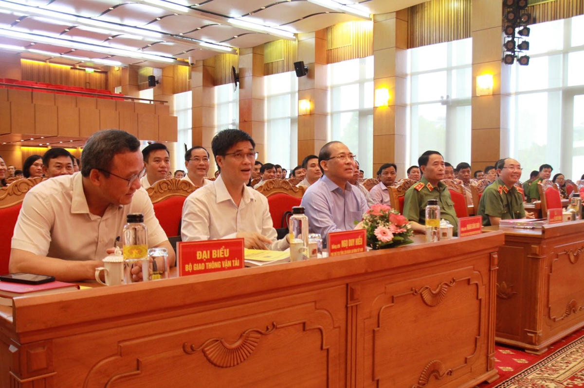 Các đại biểu tham dự hội thảo.