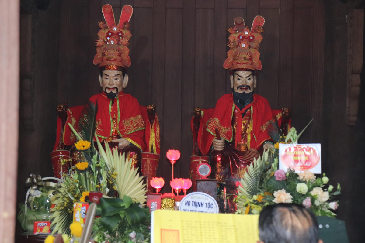 Đồng thời, đây cũng là dịp giới thiệu, quảng bá tới Nhân dân và du khách thập phương về điểm đến hấp dẫn - quần thể di tích lịch sử Phủ Trịnh - Nghè Vẹt, về vùng đất và con người xứ Thanh nói chung và vùng đất, con người Vĩnh Lộc nói riêng.  