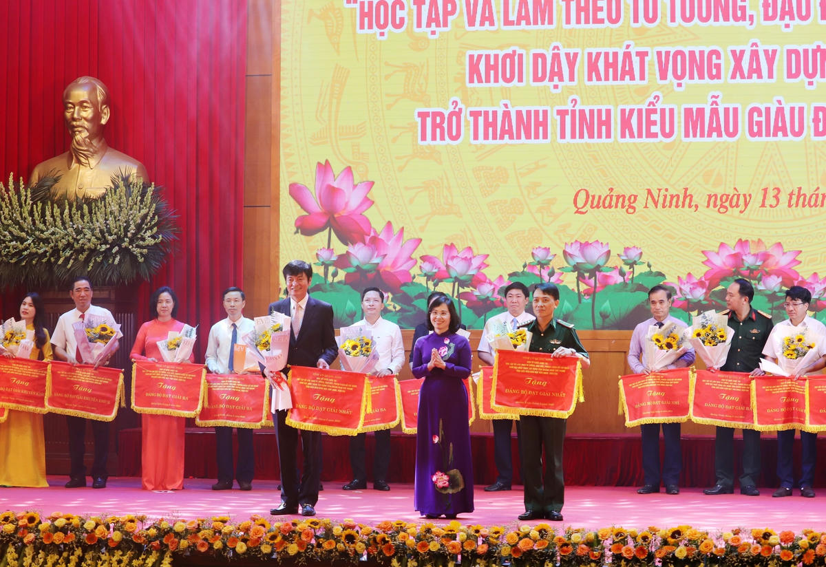 Giải Nhất đã thuộc về 2 đội thi đại diện Đảng bộ Bộ đội Biên phòng tỉnh và Đảng bộ TX Đông Triều.
