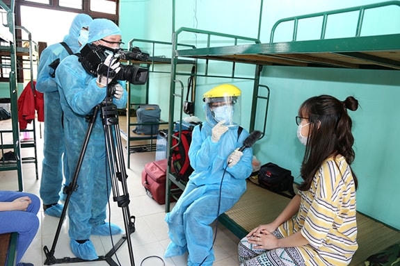 Những nhà báo lăn xả vào tâm dịch Covid-19 để đưa thông tin một cách nhanh nhất, chân thực nhất.