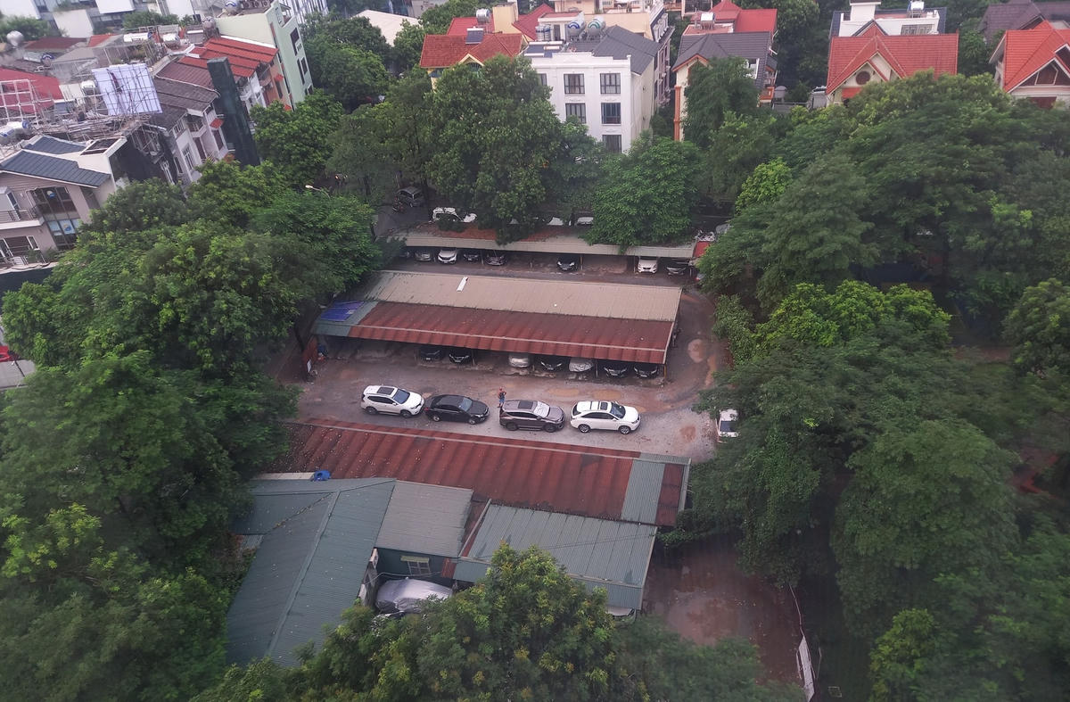 Hà Nội: Loạt bãi xe vi phạm trật tự đô thị, PCCC ở phường Dịch Vọng