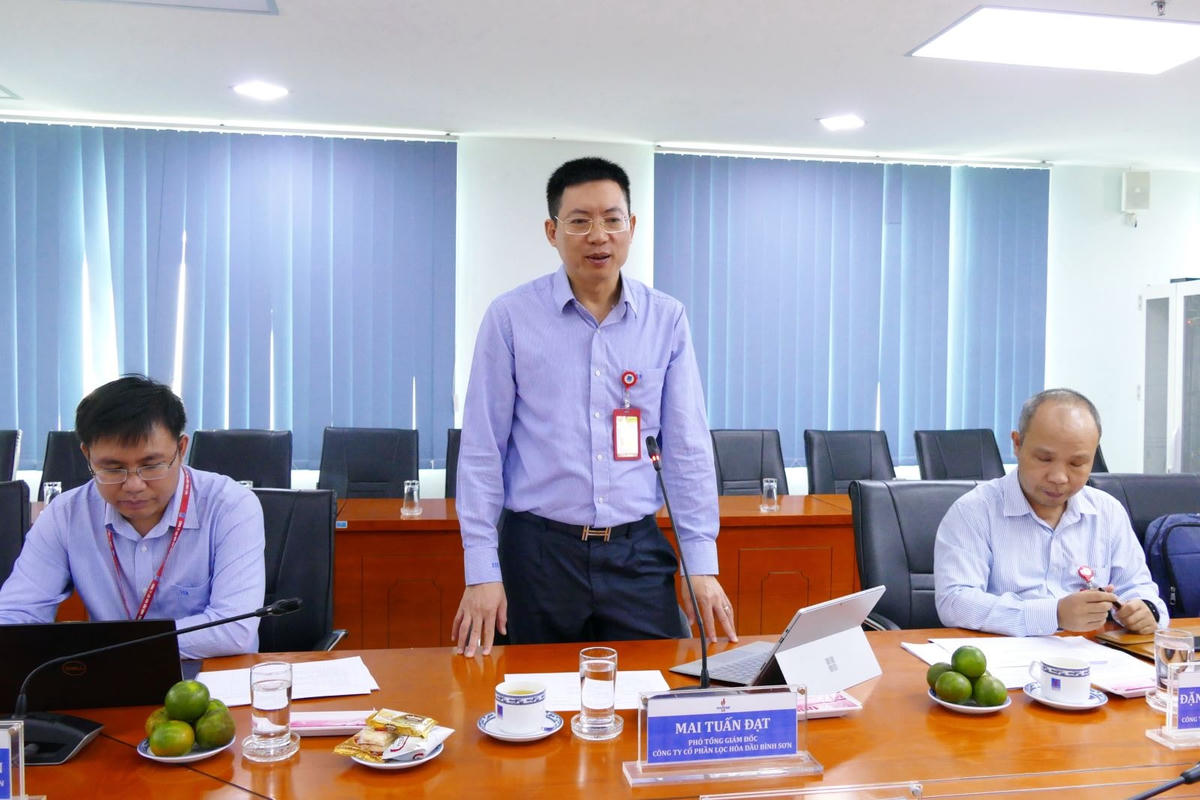 Phó Tổng Giám đốc Mai Tuấn Đạt phát biểu tại buổi họp xét duyệt và nghiệm thu.