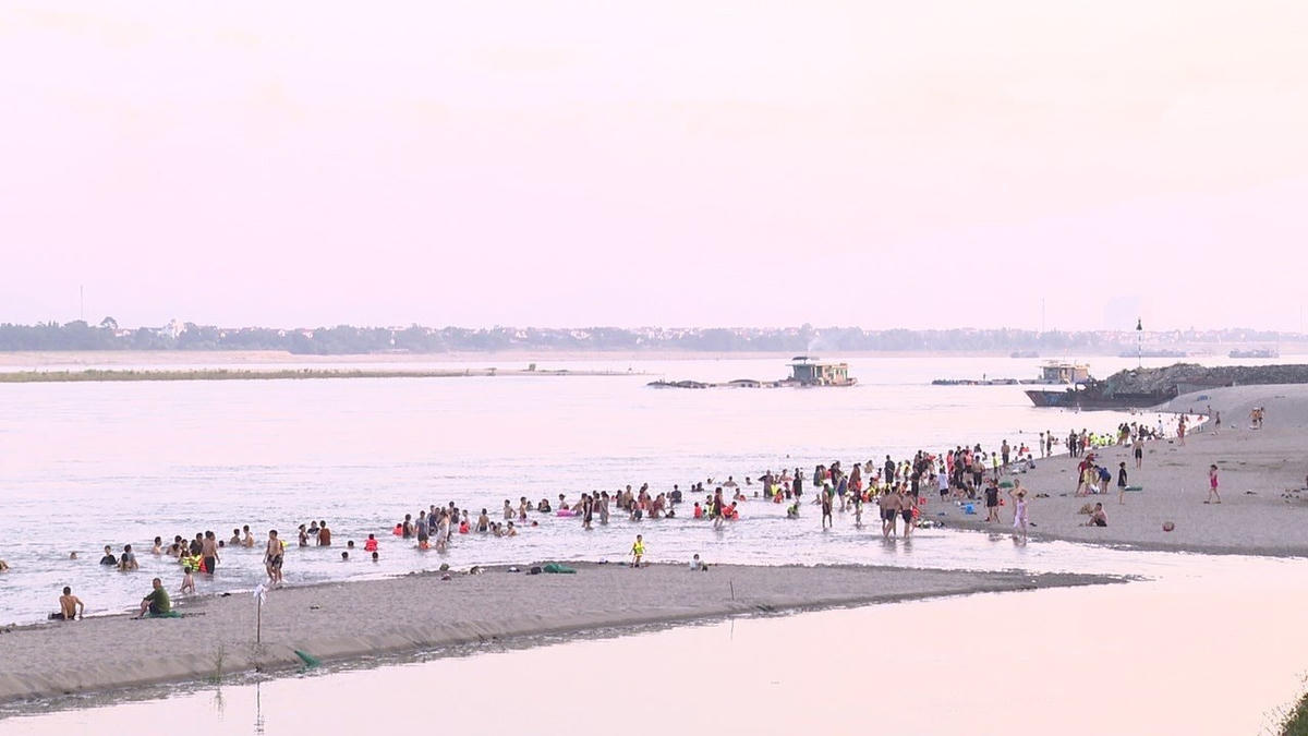 Trên khúc sông Đà đoạn qua xã Xuân Lộc dài khoảng 300 mét...