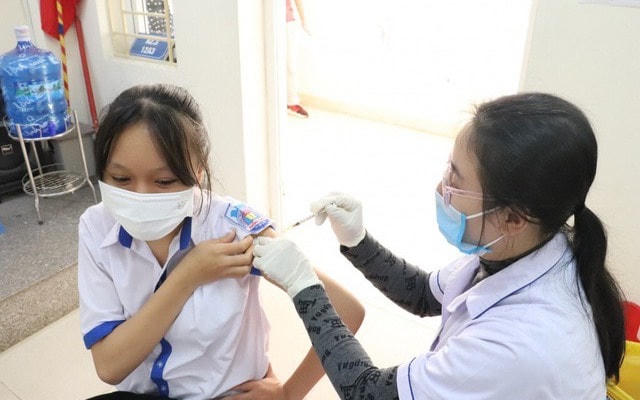 Tiêm vaccine Covid-19. Ảnh: SKĐS.