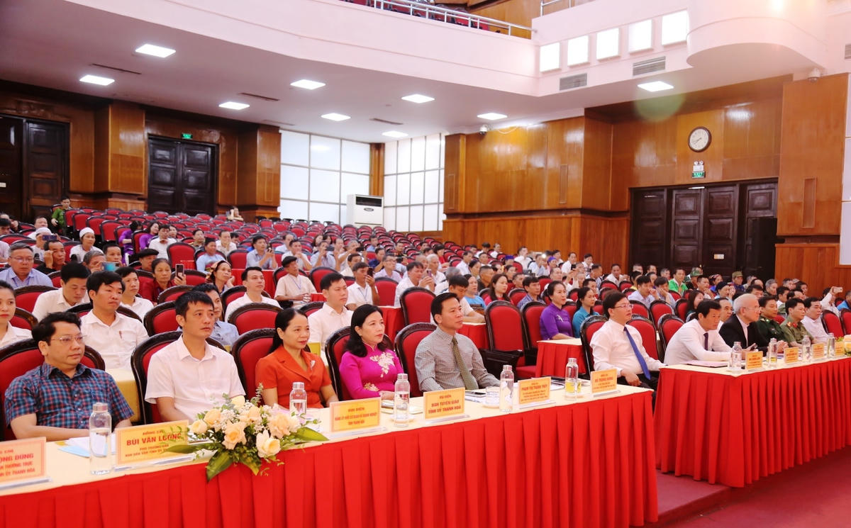 Các đại biểu tham dự hội nghị.