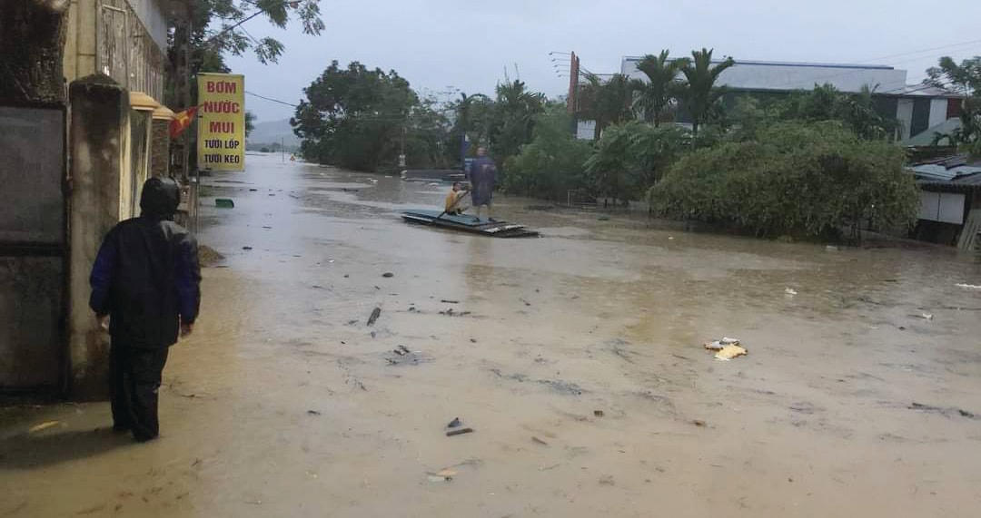 Nhiều nơi tại huyện Quỳ Châu bị ngập trong nước.