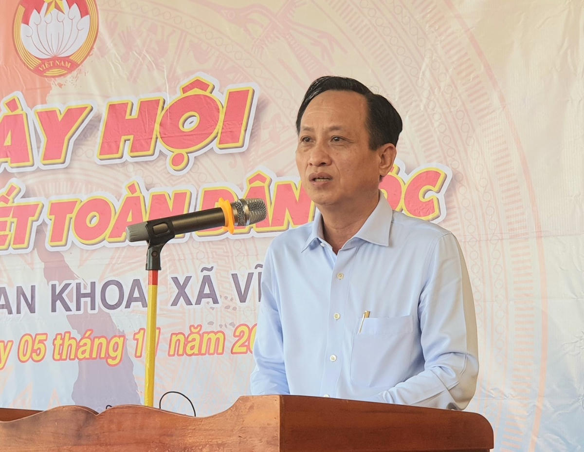 Chủ tịch UBND tỉnh Bạc Liêu Phạm Văn Thiều phát biểu tại Ngày hội Đại đoàn kết toàn dân tộc khu dân cư ấp An Khoa, xã Vĩnh Mỹ B, huyện Hòa Bình.