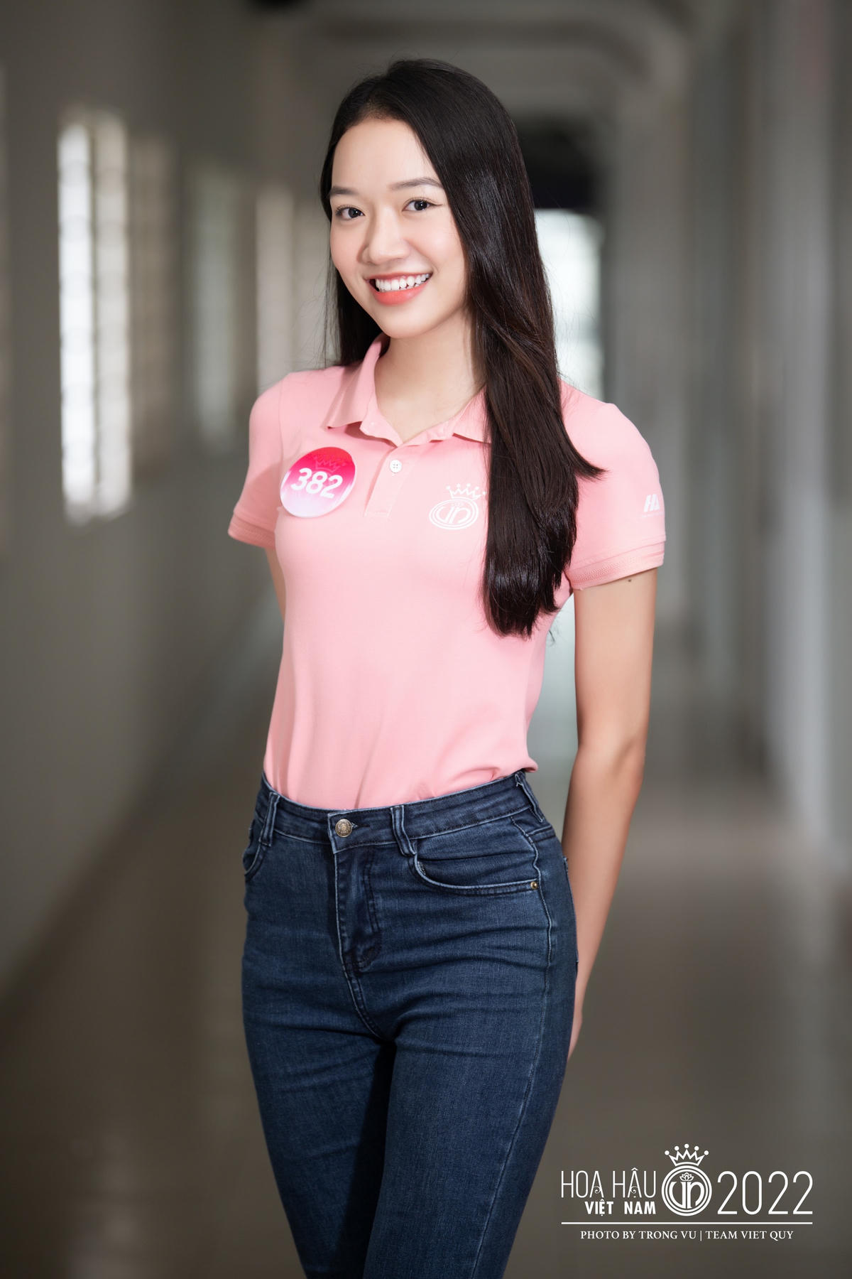 Nguyễn Ngọc Anh Thư, 19 tuổi, hiện cũng đang là sinh viên của Trường Đại học RMIT, sở hữu Ielts 6.0. Cũng như nhiều thí sinh khác, cô nàng khao khát đạt được kết quả cao tại cuộc thi nhan sắc uy tín và lâu đời này. 