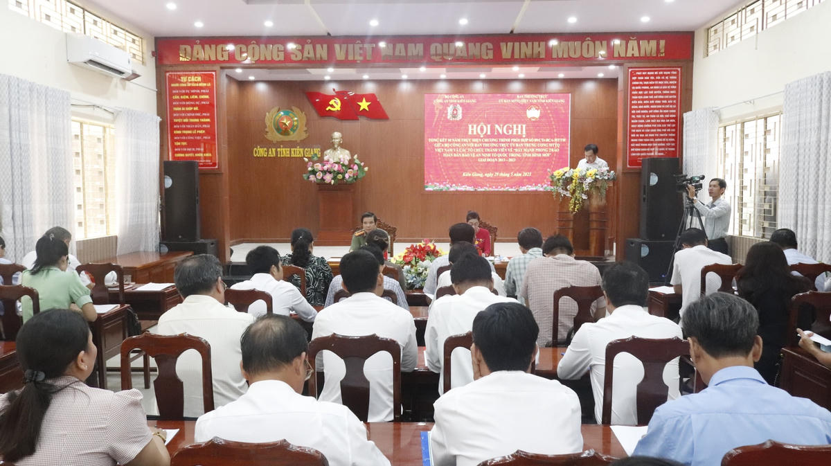 Quang cảnh hội nghị.
