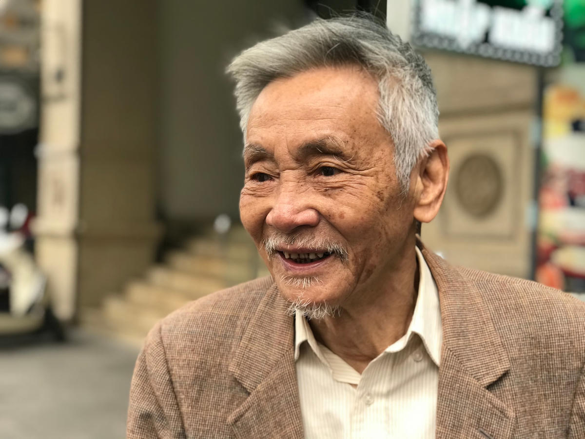 Nhà văn Đỗ Chu. Ảnh: Hoàng Thu Phố.  