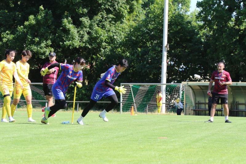 Thầy trò HLV Mai Đức Chung tự tin bước vào sân chơi World Cup.