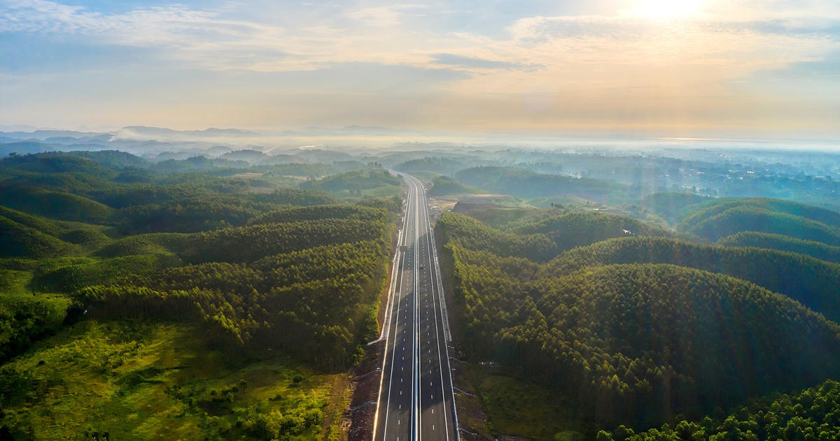Dự án Đường cao tốc Vân Đồn - Móng Cái có tổng chiều dài 80,23 km với tổng vốn đầu tư của dự án trên 14.000 tỷ đồng.