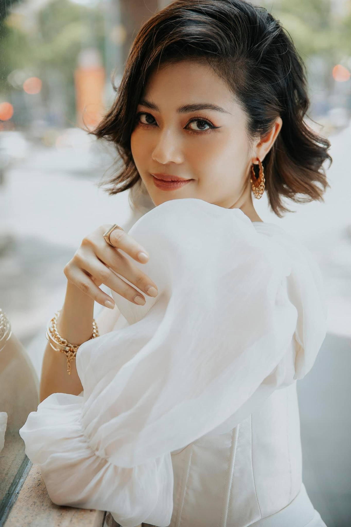 Hiện, nữ diễn viên viên mãn với sự nghiệp và hôn nhân của chính mình. 