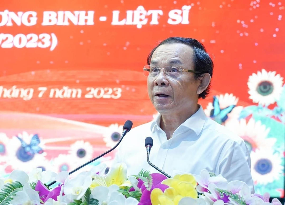 Ông Nguyễn Văn Nên, Bí thư Thành ủy TP HCM phát biểu tại buổi họp mặt.