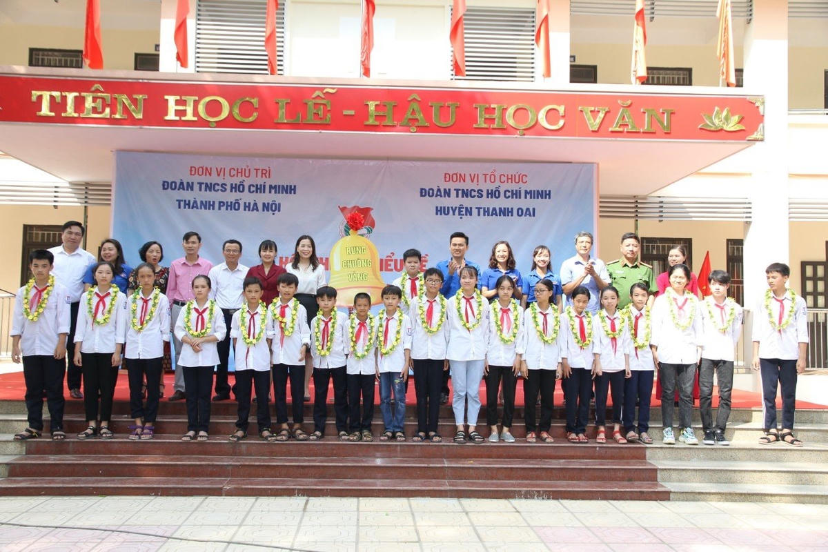 Trường trung học cơ sở Hồng Dương: Gần 60 năm vững vàng với nhiều thành tích