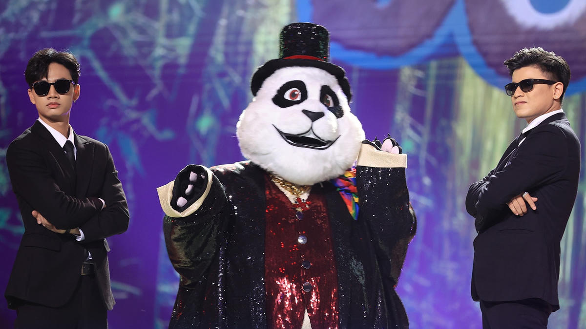 Bố Gấu thay đổi về giọng hát và ngoại hình khiến khán giả ngỡ ngàng. 