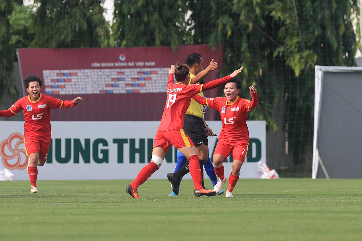 Chiến thắng sát nút trước Than KSVN, TP HCM I là đội bóng đầu tiên ghi tên mình vào trận chung kết. Ảnh: VFF.