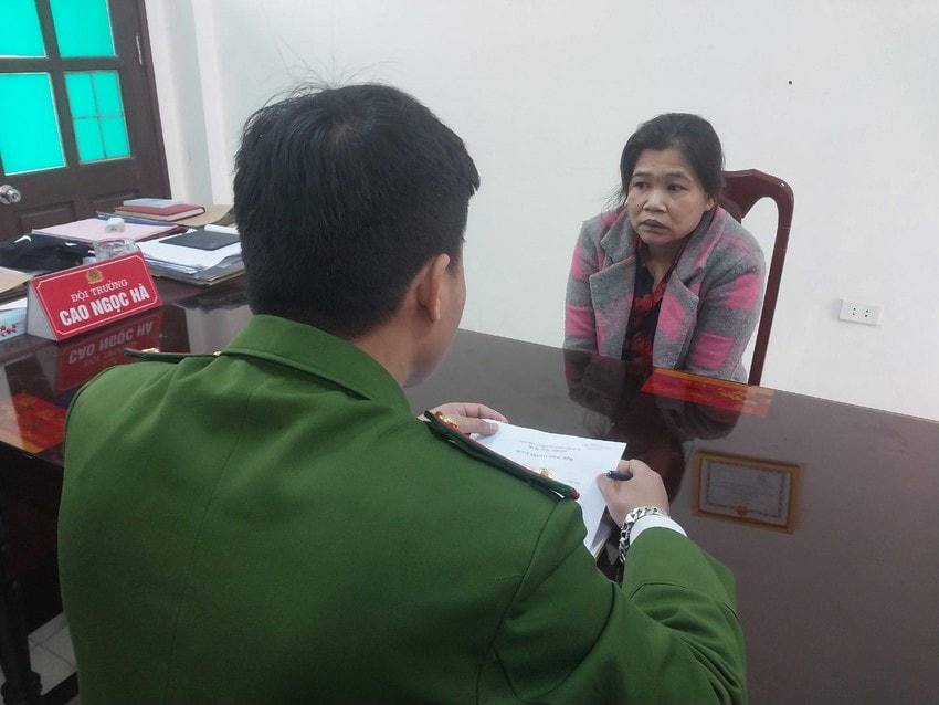 Đinh Thị Bích Hạnh tại cơ quan Công an.