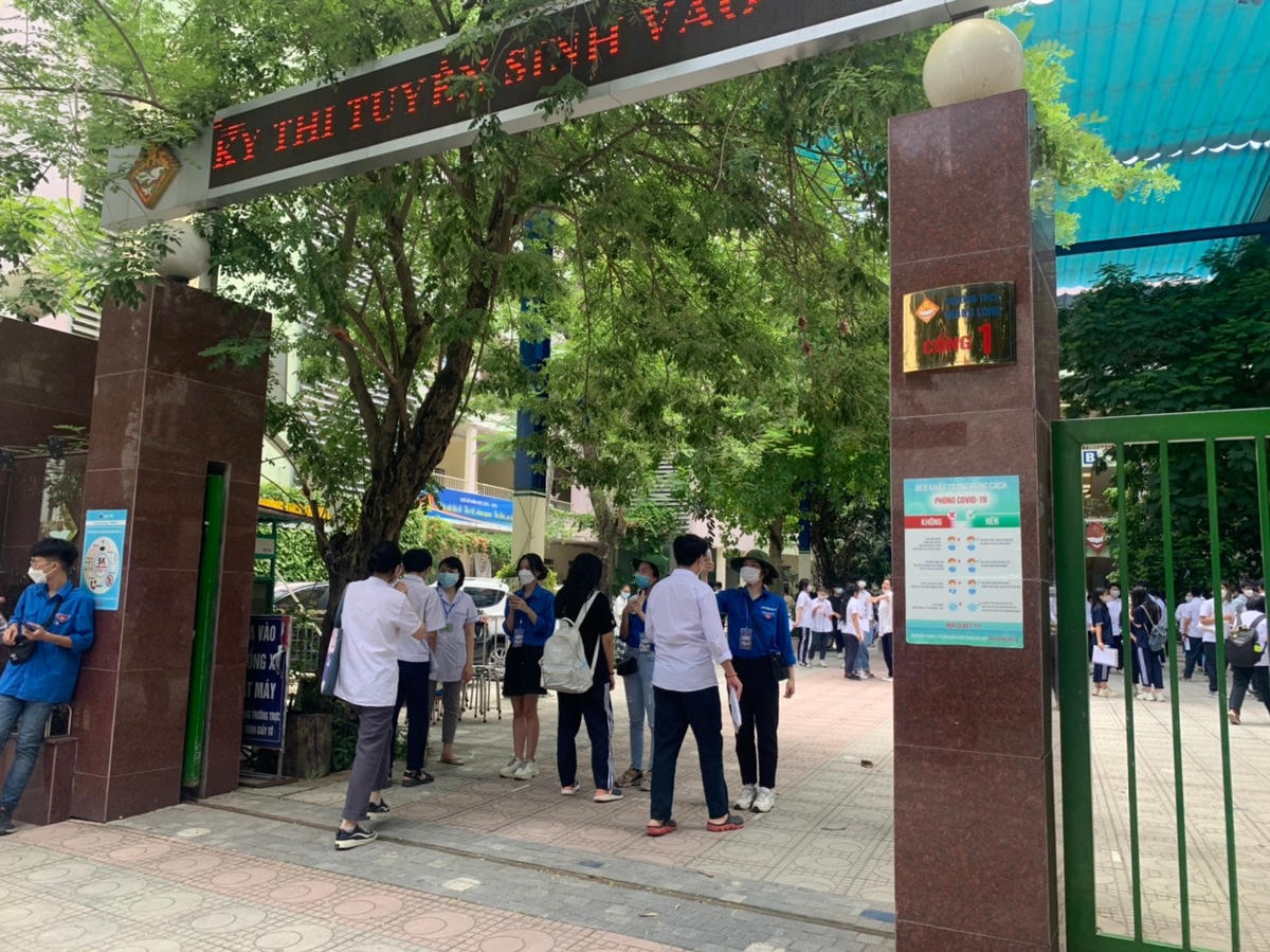  Không có thí sinh vi phạm quy chế trong buổi thi môn Ngữ văn vào 10