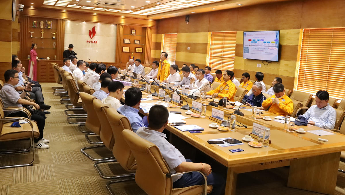 Quang cảnh buổi làm việc 