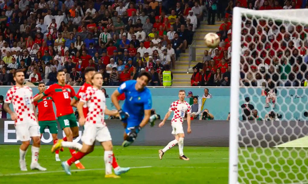 Orsic đã có cú cứa lòng đẹp mắt giúp Croatia dẫn trước 2-1.
