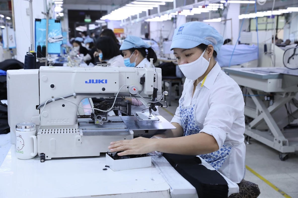 Ngành dệt may đón tin vui khi các đơn hàng quay trở lại. Ảnh: Quang Vinh.