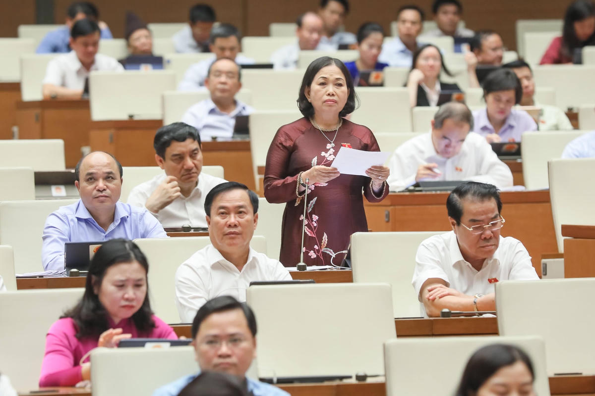 Đại biểu Quốc hội Nguyễn Thị Yến (Đoàn Bà Rịa - Vũng Tàu) phát biểu thảo luận. Ảnh: Quang Vinh.