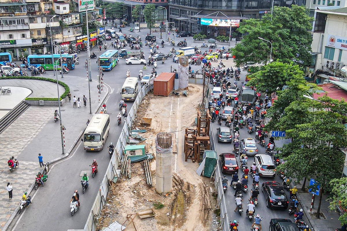 Theo kế hoạch, tháng 8/2022 thi công xong toàn bộ kết cấu phần dưới phía Phạm Ngọc Thạch; tháng 9/2022 hoàn thành kết cấu phần dưới phía Chùa Bộc; tháng 10/2022 thi công các hạng mục phần trên: lắp đặt xà mũ, gối, lao lắp dầm thép. Hoàn thành dự án trong tháng 12/2022.
