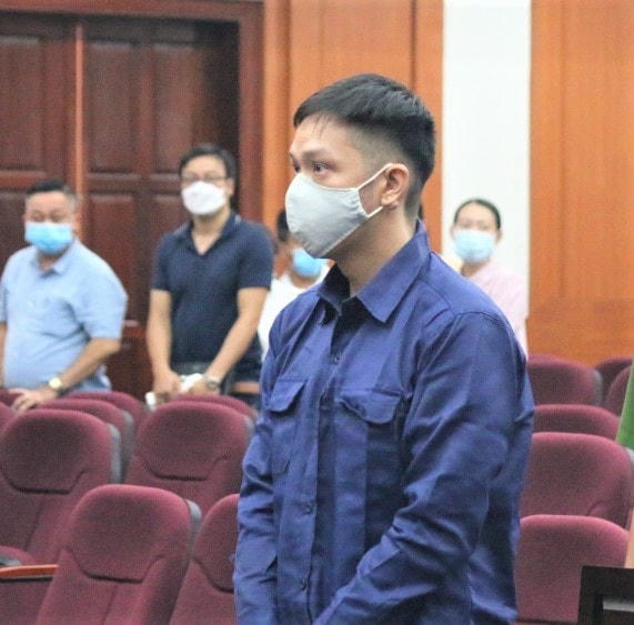 Bị cáo Nguyễn Kim Trung Thái (38 tuổi, cha ruột nạn nhân) tại tòa.