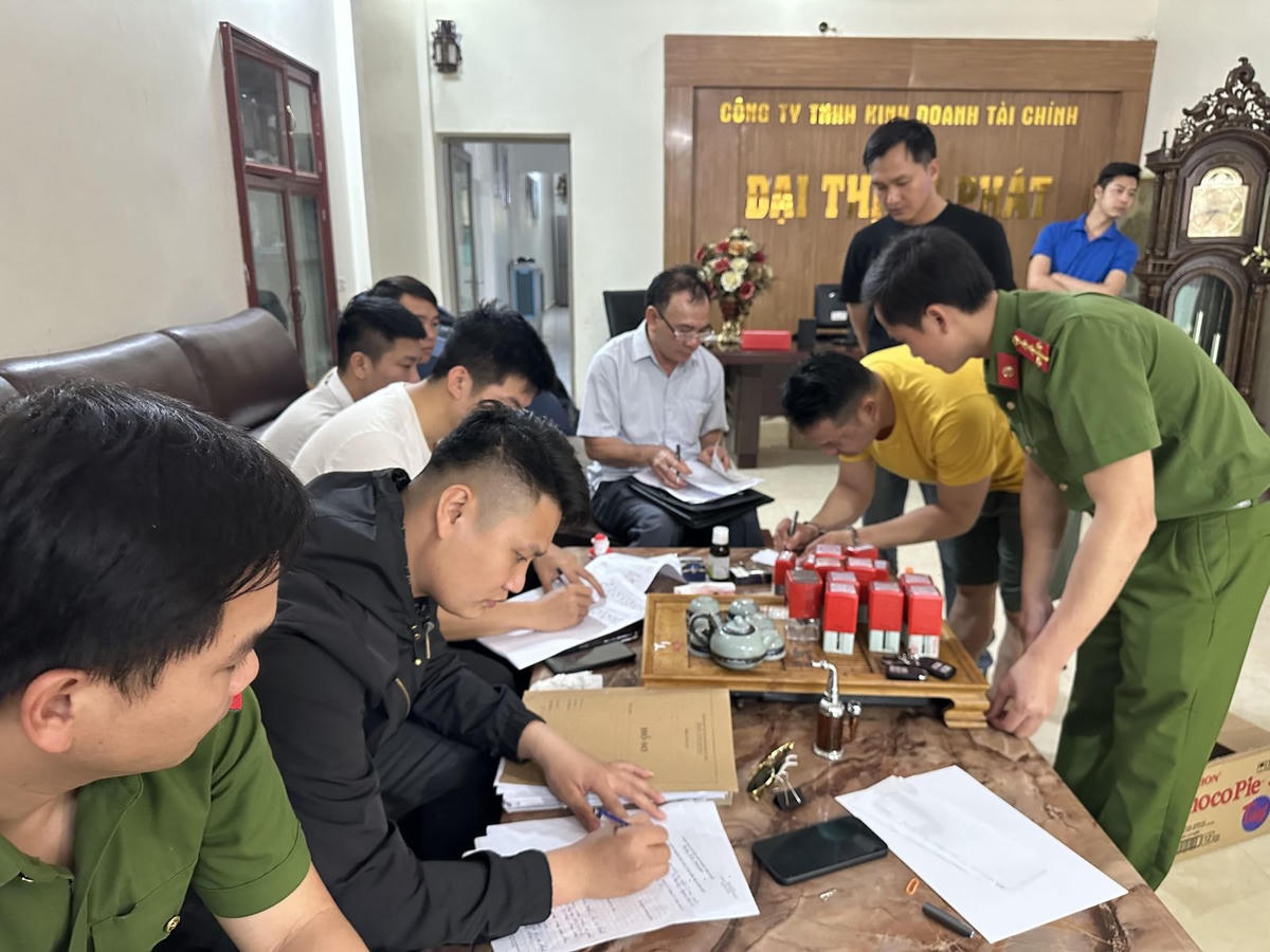 Công an kiểm tra Công ty TNHH kinh doanh tài chính Đại Thịnh Phát.