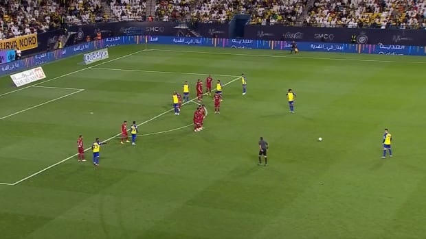 Siêu phẩm sút phạt của C.Ronaldo giúp Al Nassr chiến thắng