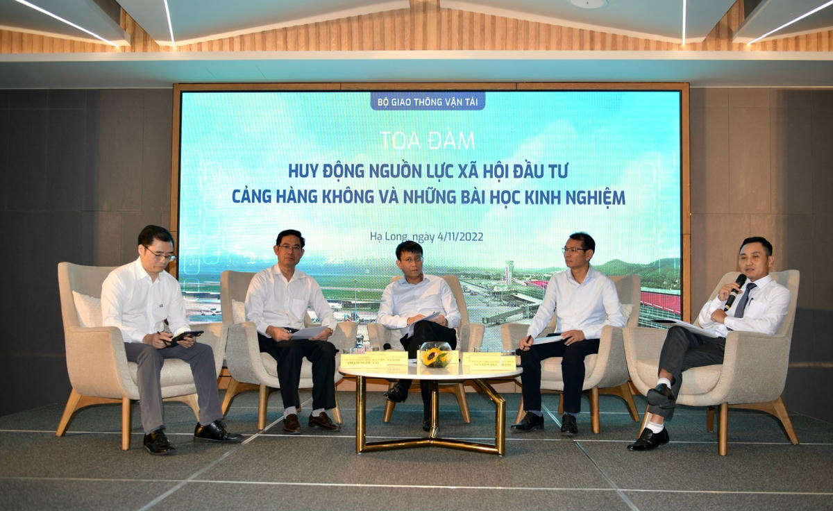 Toạ đàm “Huy động nguồn vốn xã hội đầu tư cảng hàng không và những bài học kinh nghiệm”.