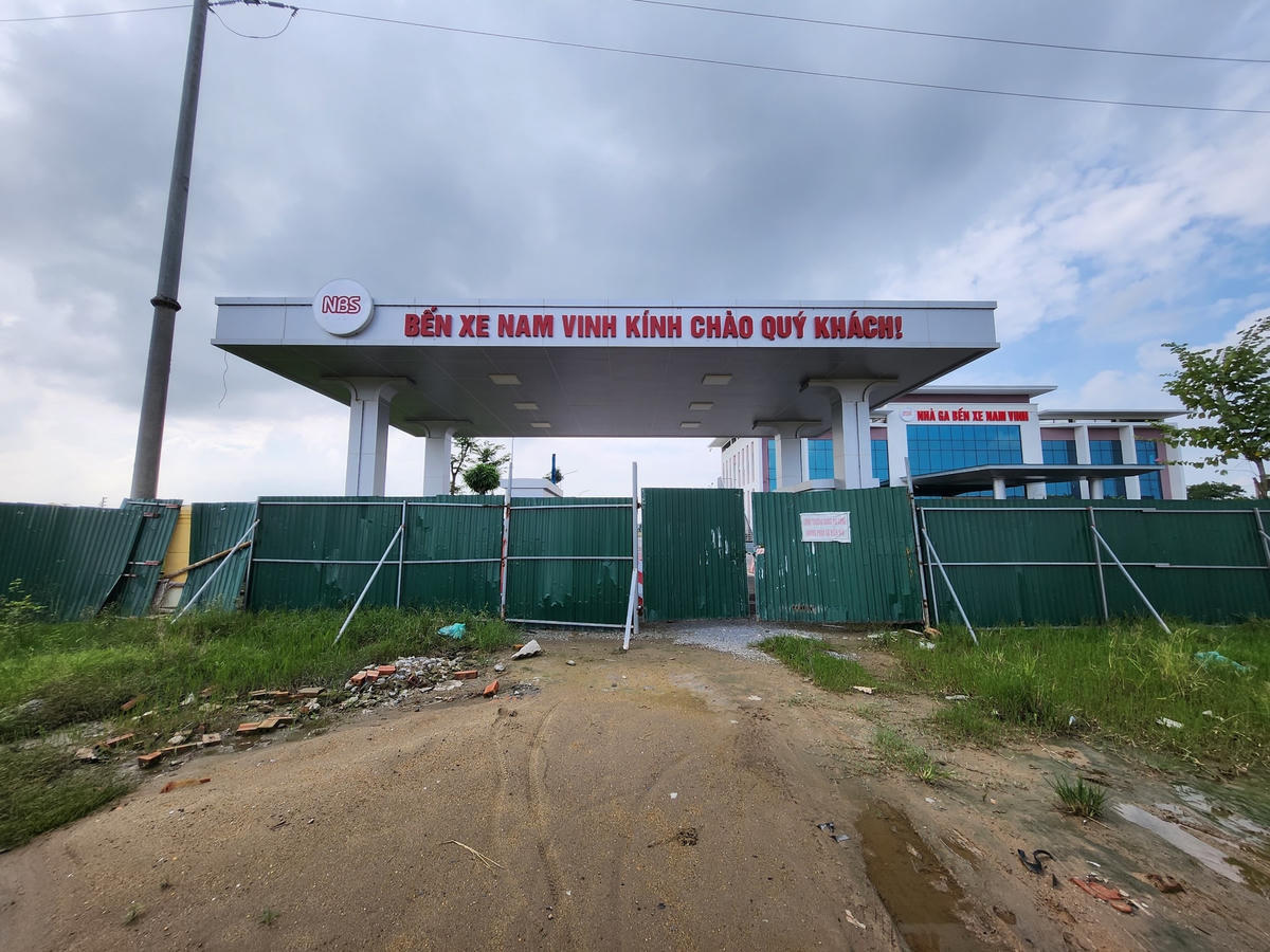 Hiện tại, Bến xe Nam Vinh vẫn chưa thể hoạt động.
