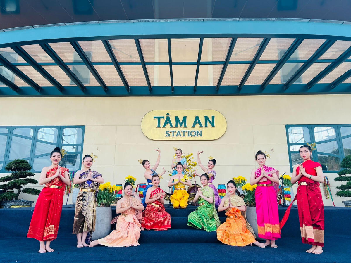 Nhiều di sản văn hoá phi vật thể được tái hiện độc đáo trên núi Bà Đen vào tháng 4