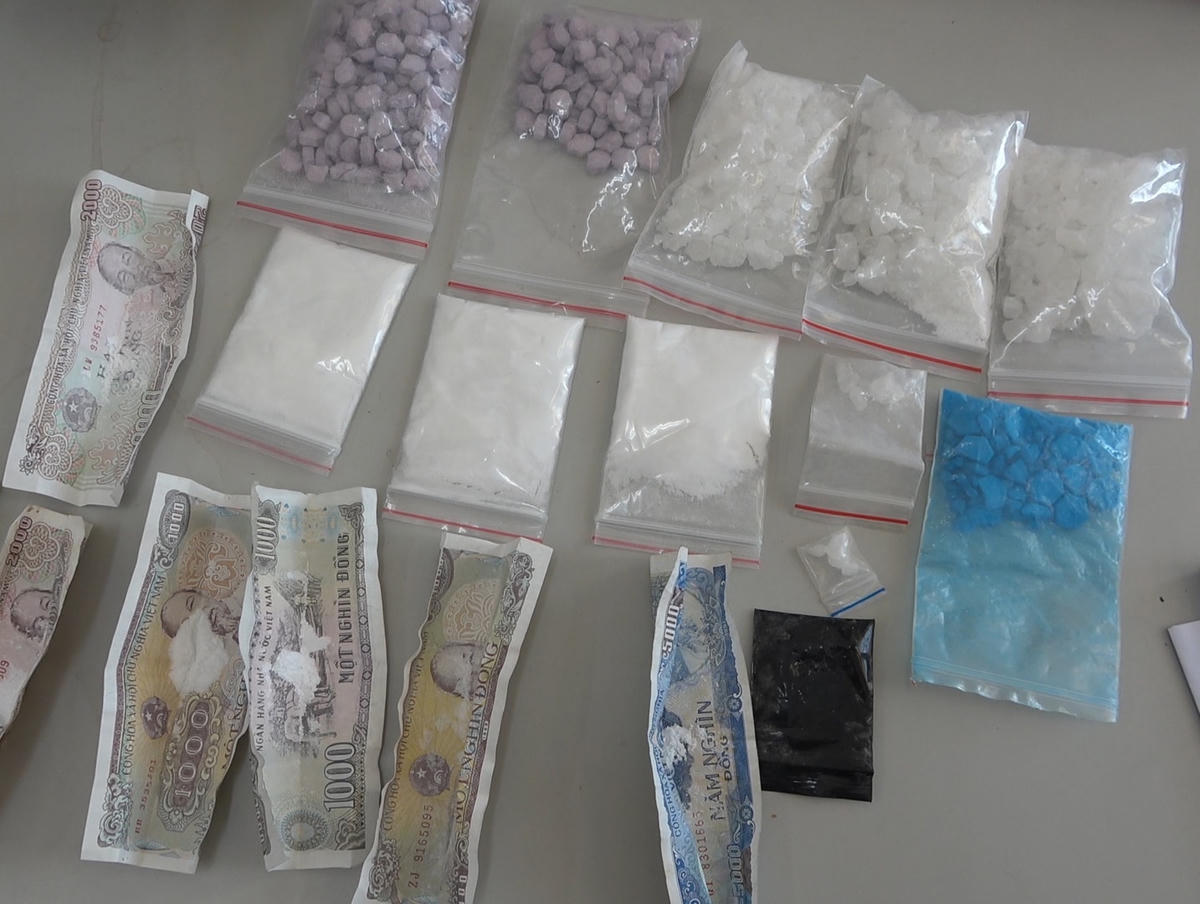 Tang vật vụ án được cơ quan Công an thu giữ từ đối tượng Thành. Ảnh: Công Quang.