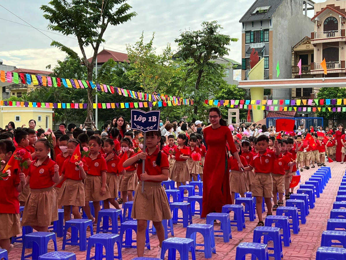 Học sinh Hà Nội trong lễ khai giảng năm học mới 2022-2023. Ảnh minh họa.