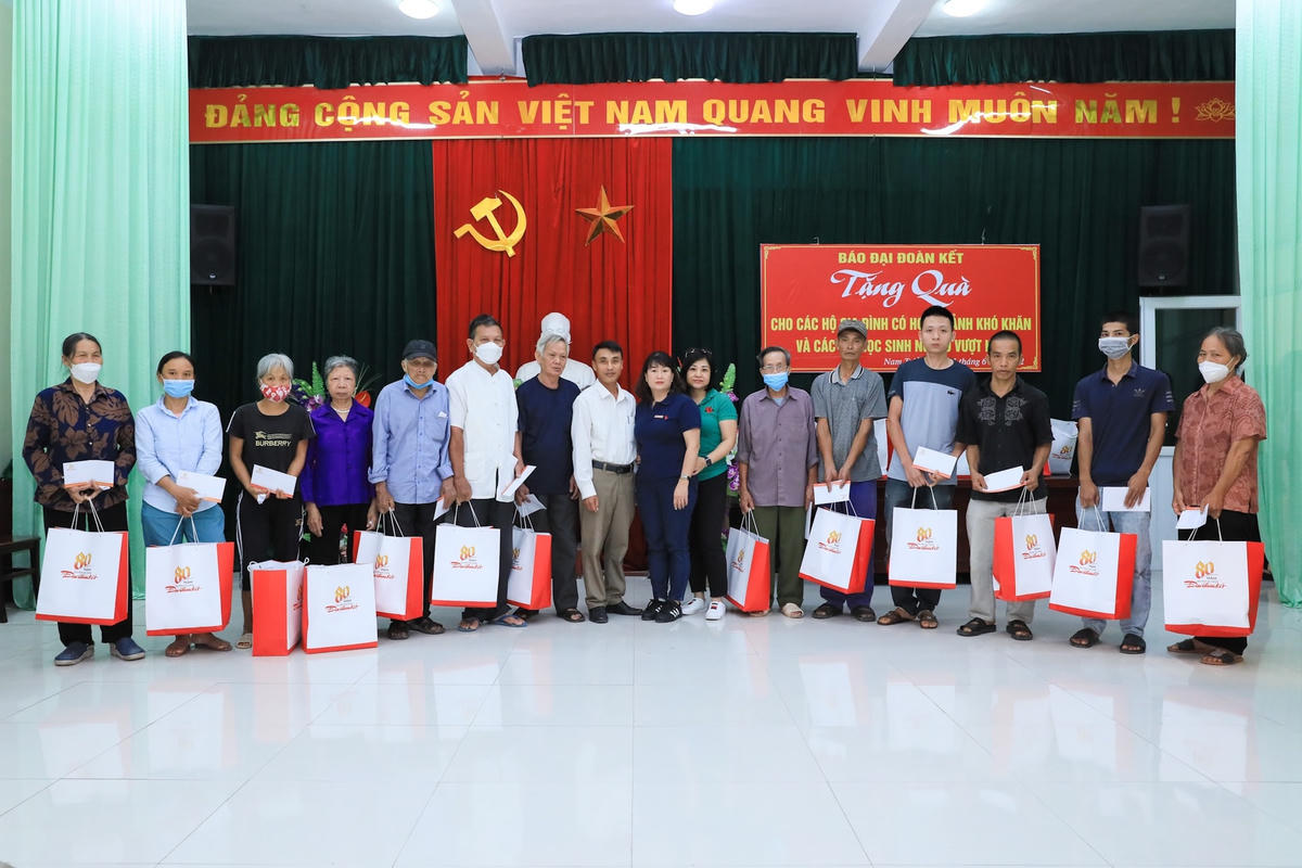 Quỹ chương trình “Cơm cho người nghèo trong đại dịch” do Báo Đại Đoàn Kết chính thức phát động từ tháng 9/2021 đã hoạt động rất tích cực, đúng thời điểm và đúng đối tượng phù hợp với tiêu chí của chương trình.