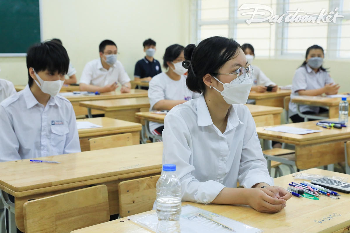 Hầu hết thí sinh có tâm trạng thoải mái, tự tin với môn thi cuối cùng, bởi 2 môn thi Ngữ văn và Ngoại ngữ các em làm bài tương đối tốt.