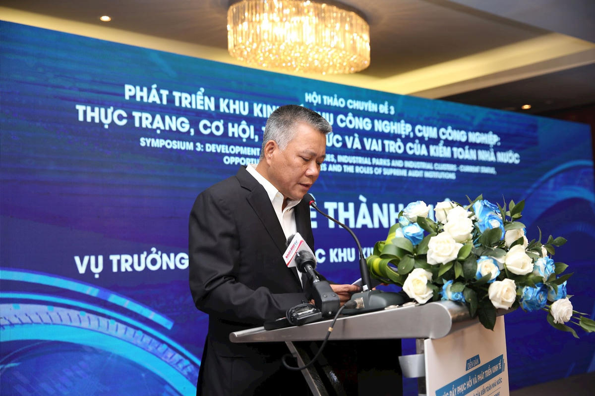 Ông Lê Thành Quân - Vụ trưởng Vụ Quản lý các khu kinh tế, Bộ KHĐT tham luận tại Hội thảo. Ảnh: THANH HÀ