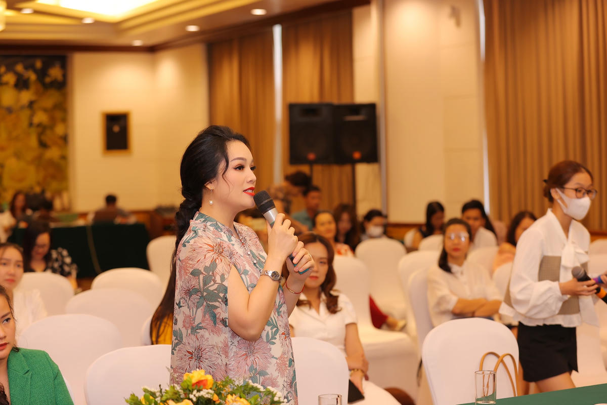 Nghệ sĩ Tân Nhàn bày tỏ sự ngưỡng mộ dành cho Đinh Hoài Xuân.