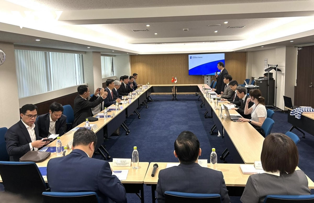 Ong Do van chien tham Dai hoc khoa hoc tokyo va giao luu voi sinh vien viet nam hinh anh 2