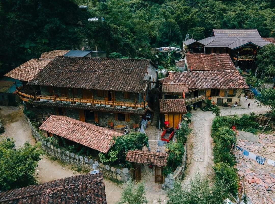 Ngôi làng được biết đến là nơi sinh sống và cũng là vùng đất lưu giữ văn hóa, giá trị tinh thần của người dân tộc Tày qua bao thế hệ. 