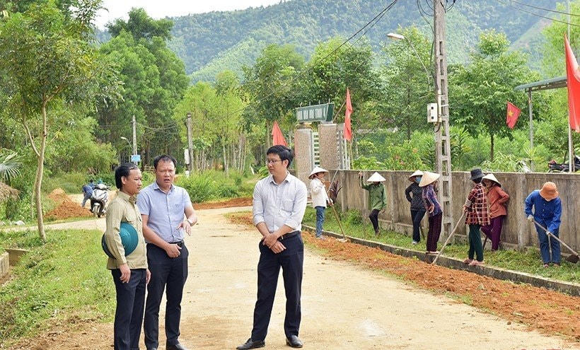 Lãnh đạo Ủy ban MTTQ tỉnh Hà Tĩnh trực tiếp chỉ đạo, hướng dẫn xã Hương Liên xây dựng nông thôn mới.