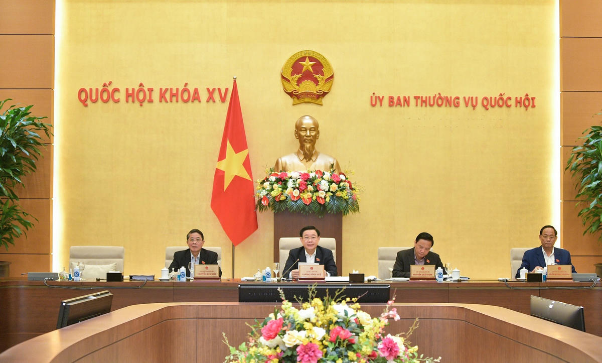 anh-bai-tren.jpg